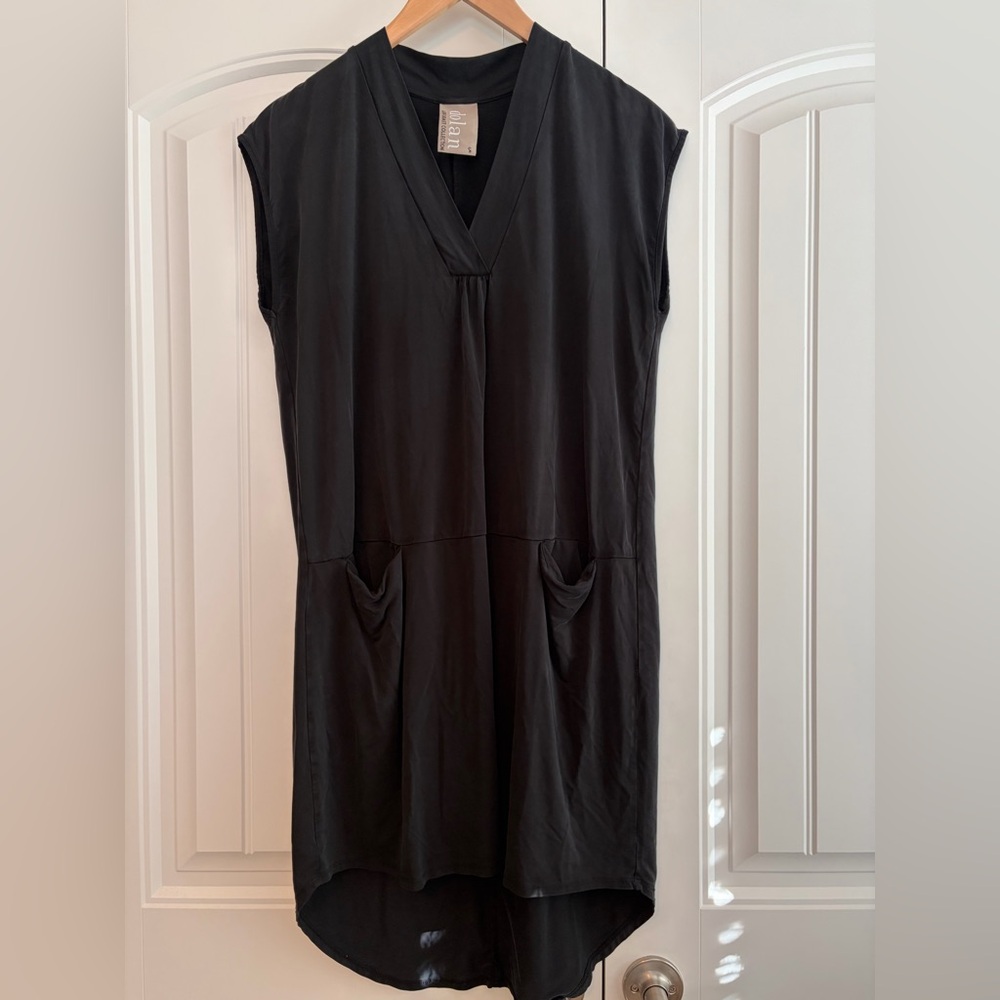 Dolan Casual Shift Dress Women's Size S V Neck Low Pockets Black Lagenlook